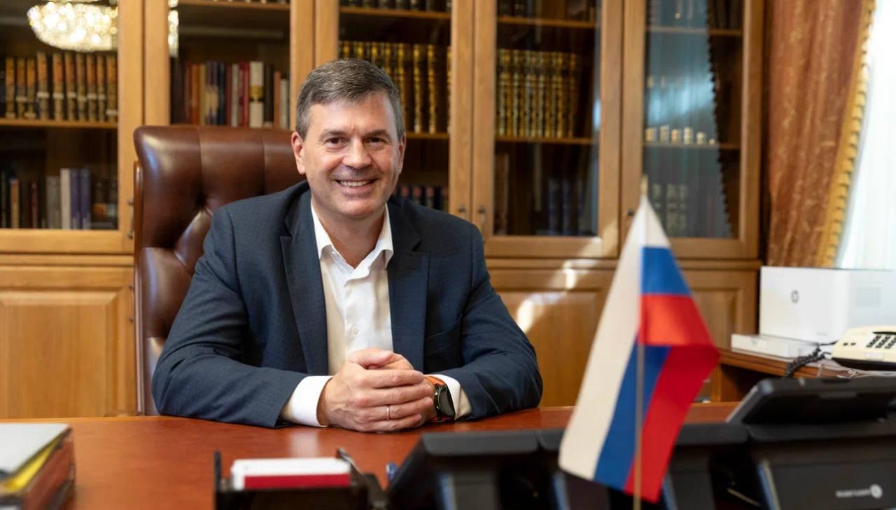 Поздравление Алексея Комиссарова с Днем преподавателя высшей школы