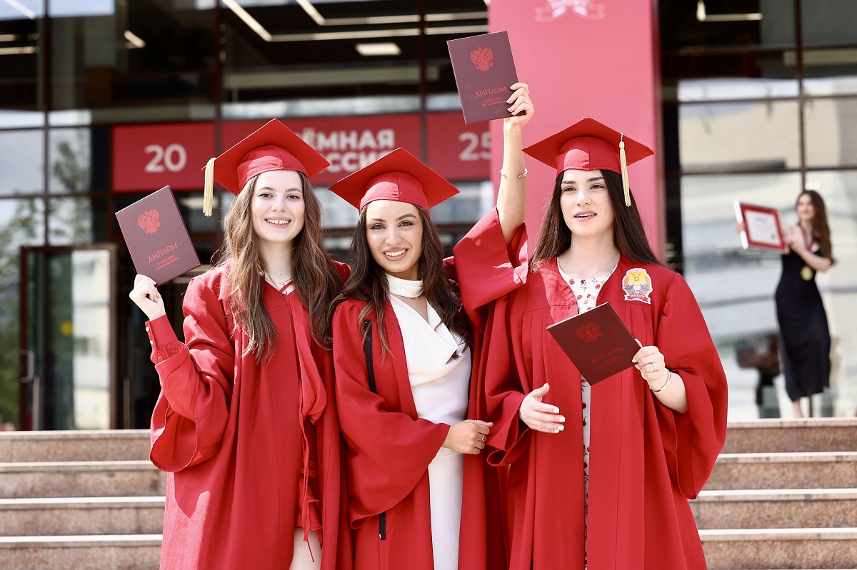 От «поставщика кадров» к «фабрике элит»: Президентская академия – в топ-10 национального рейтинга трудоустройства