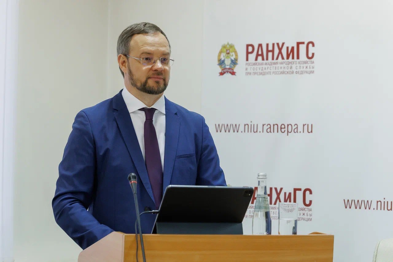 Заместитель губернатора Нижегородской области защитил диссертацию в Президентской академии